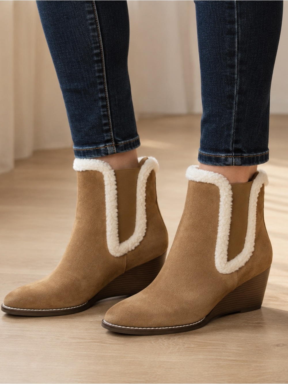 Andre Assous Siesta Tan Suede Sherpa Chelsea Wedge Boots Size 8M
